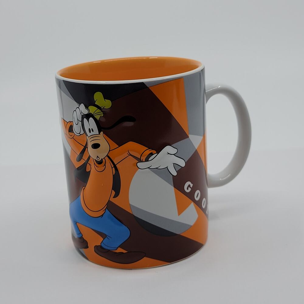 Disney Parks GOOFY Coffee Ceramic Mug Cup Orange 3D. Like new
